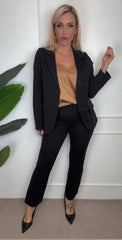 OUTFIT 4 DEL 08/04/2025