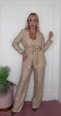 OUTFIT 2 DEL 22/04/2026