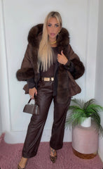 OUTFIT 2 DEL 08/10/2026