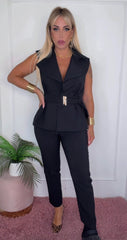 OUTFIT 2  DEL 11/05/2026