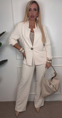 OUTFIT 4 DEL 14/03/2025